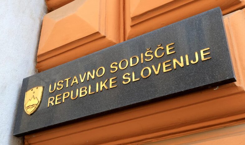 Koalicija eksplodirala po odločitvi ustavnega sodišča: »Pravna država, počivaj v miru« (FOTO)