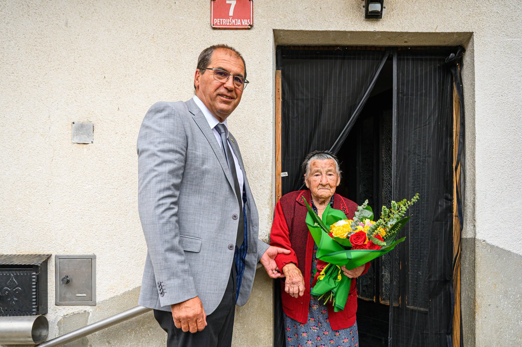 To je najstarejša občanka Ivančne Gorice - v avgustu praznovala častitljivih 100 let, njena življenjska zgodba je nekaj posebnega