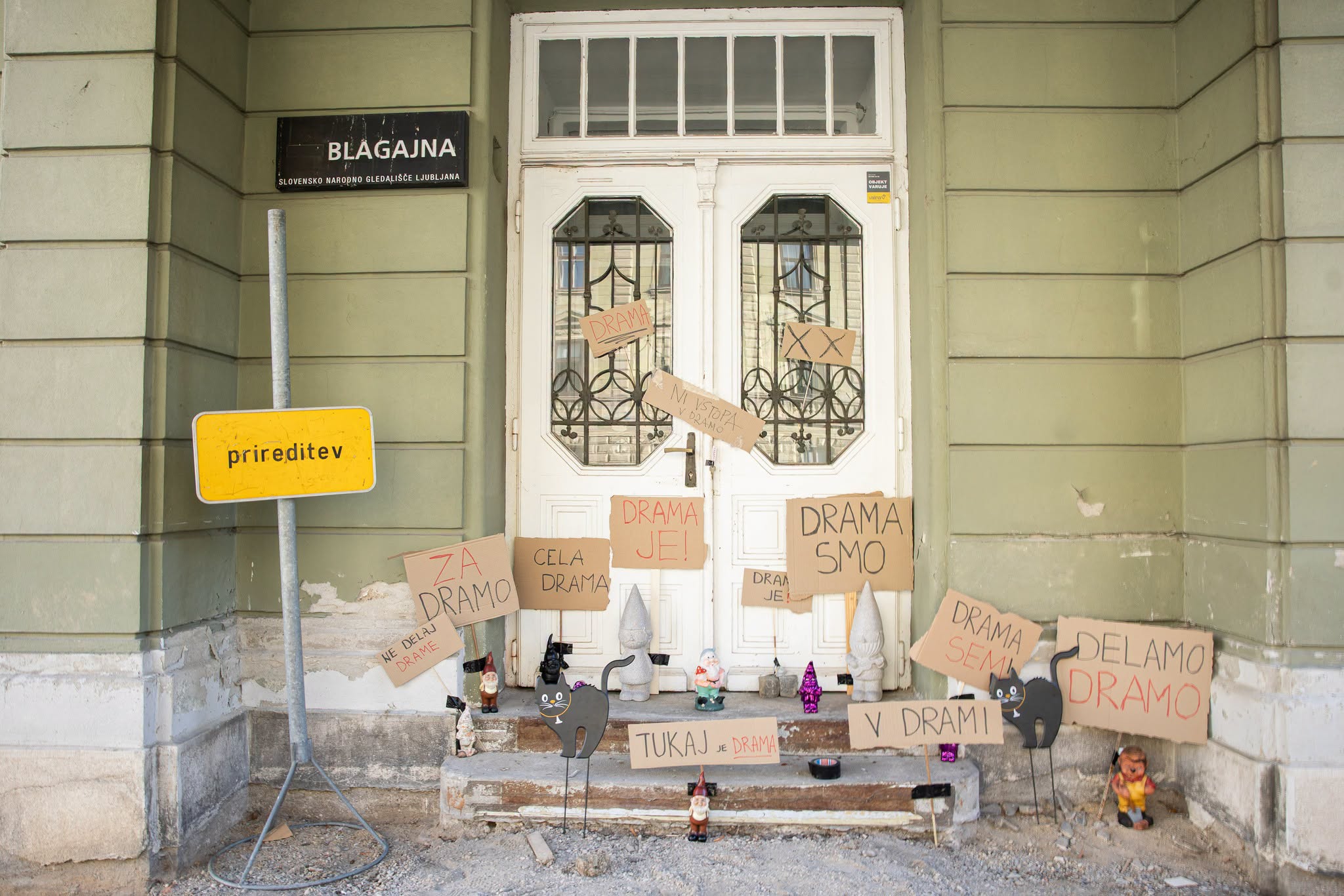Drama v središču Ljubljane propada pred očmi vseh, zaposleni so imeli dovolj