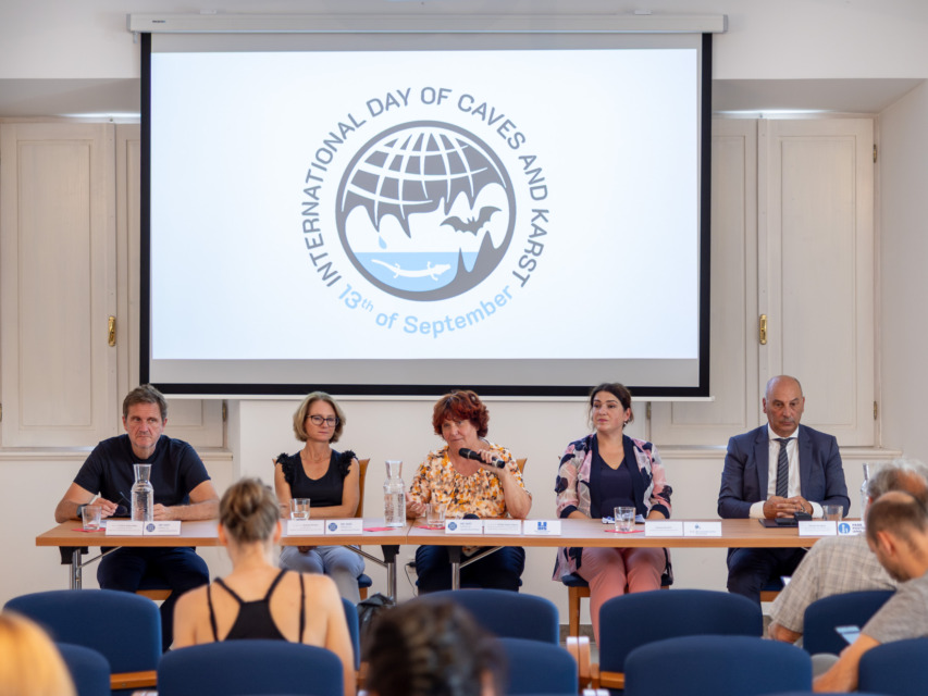 Slovenija bo gostila prvo obeležitev Unescovega mednarodnega dne jam in krasa