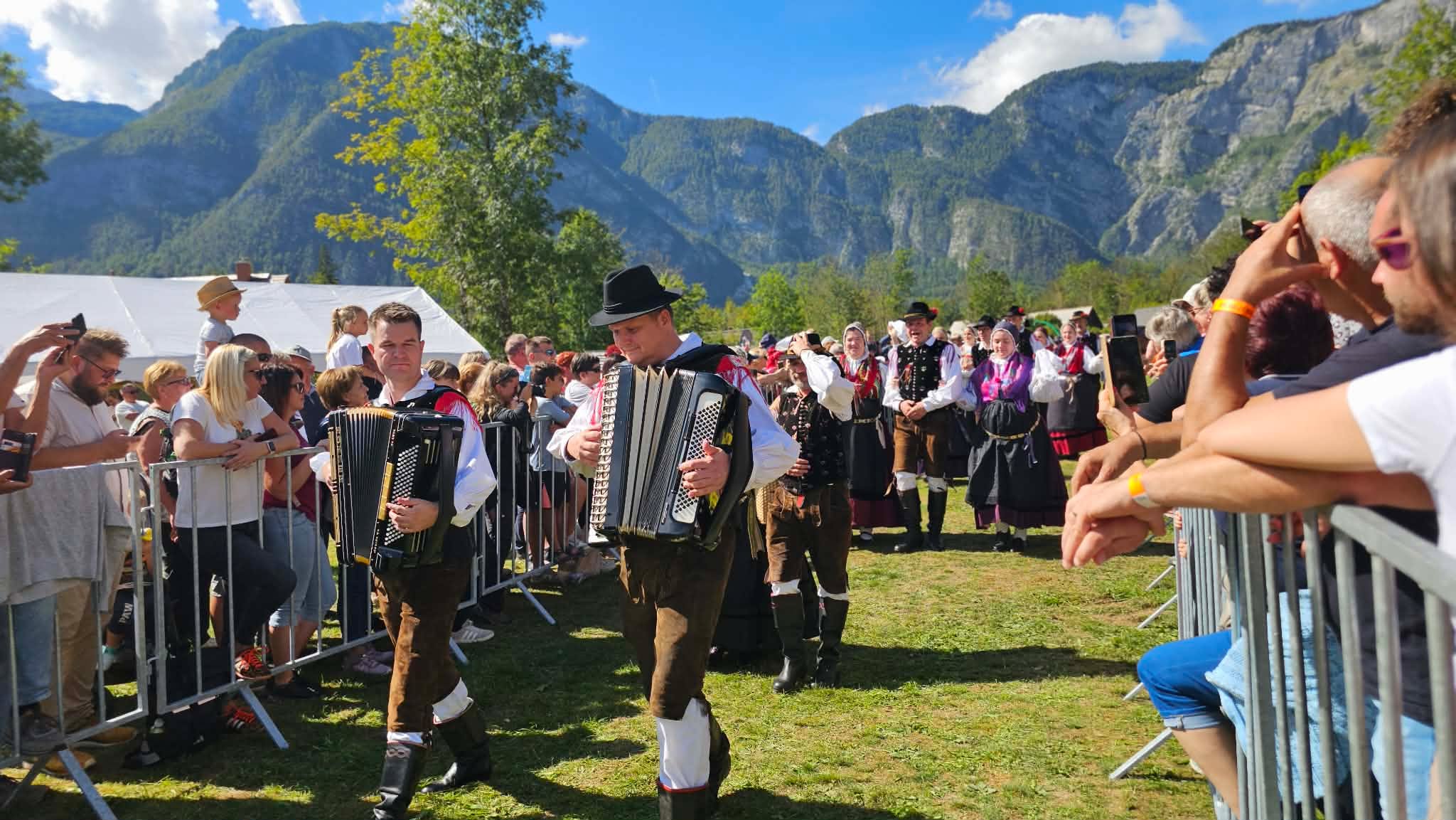 Tradicionalni Kravji bal v Bohinju