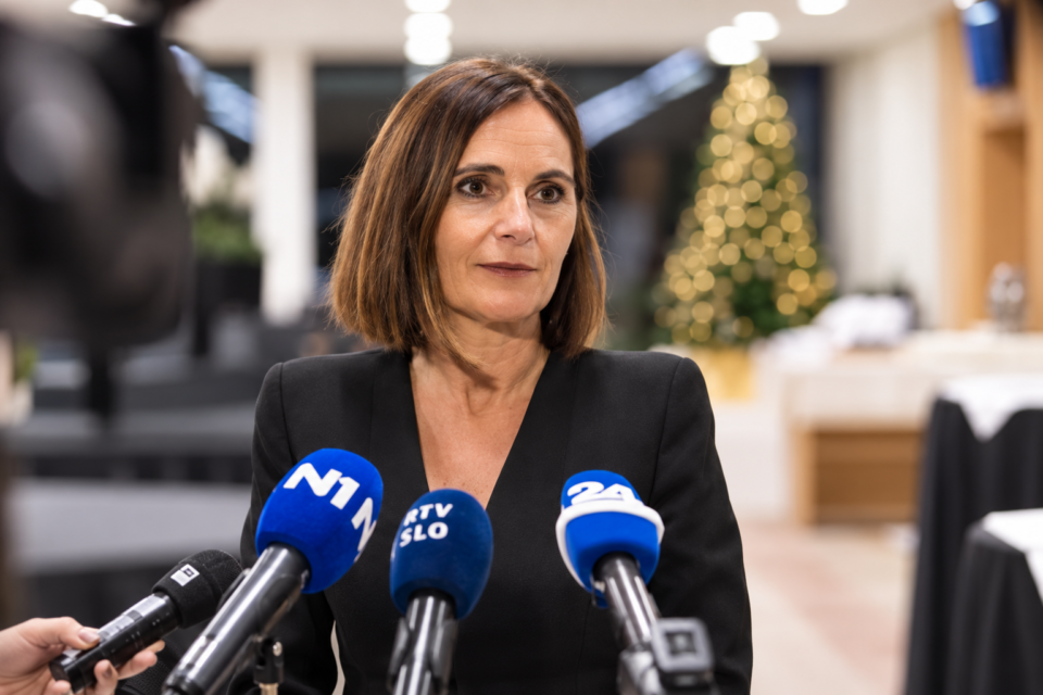 Drama v DZ do zadnje glasovnice: Nataša Avšič Bogovič za las ostala na položaju podpredsednice državnega zbora