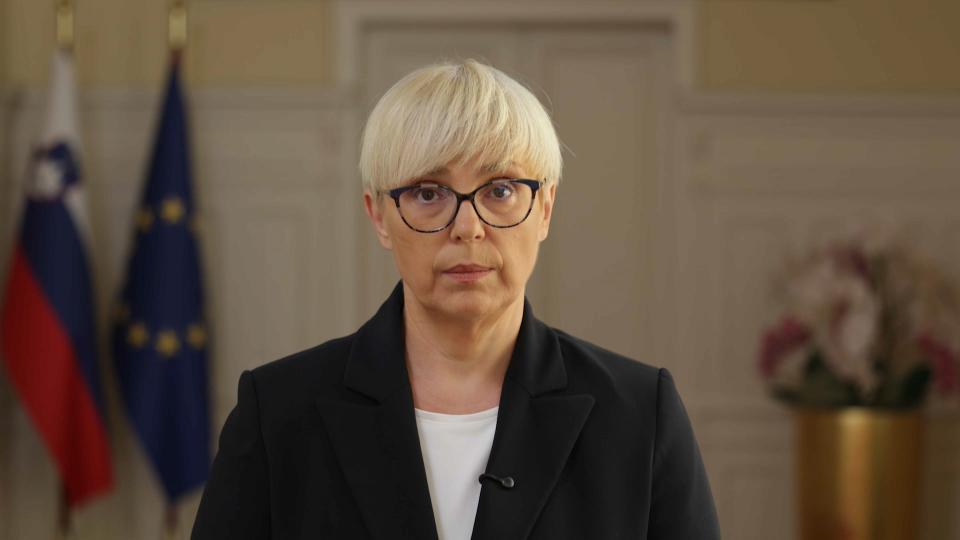 Pirc Musar ni privolila v pogovor za Tarčo, odgovore je posnela v svojem kabinetu