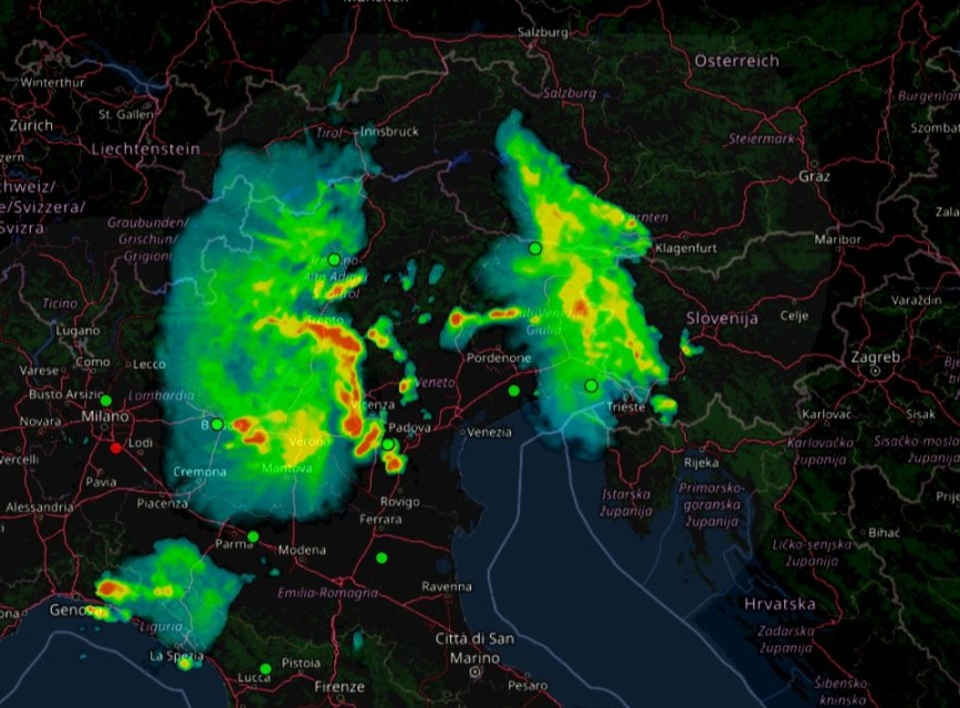 Močne nevihte na severu Italije, ob slovenski meji alarm, to prihaja v Slovenijo