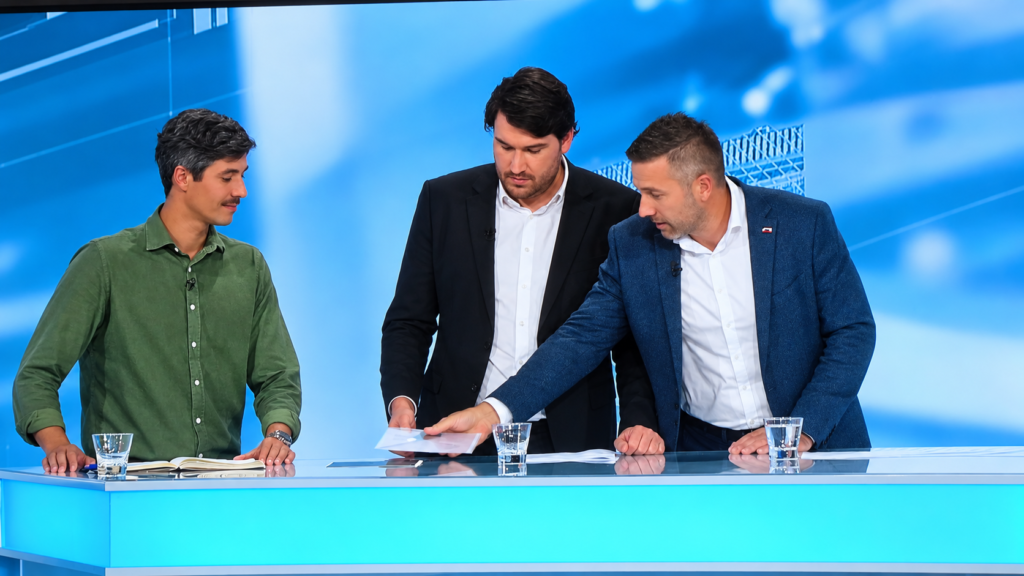 UFF, kakšen prizor v Tarči! Reberšek prinesel škarje in izzval Mesca pred celo Slovenijo (VIDEO)