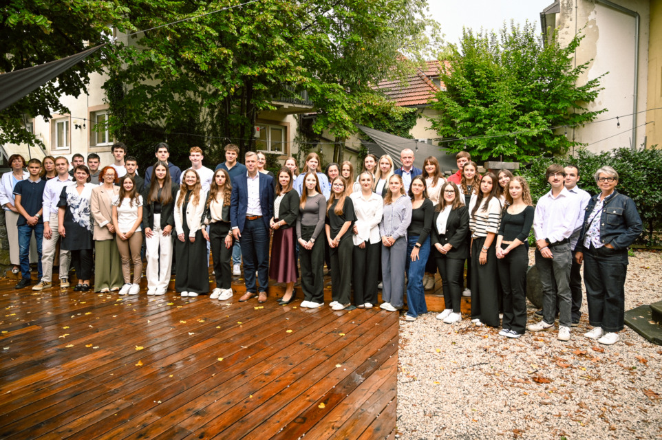 Župan Novega mesta sprejel najboljše maturante, med njimi tudi dve diamantni maturantki (FOTO)
