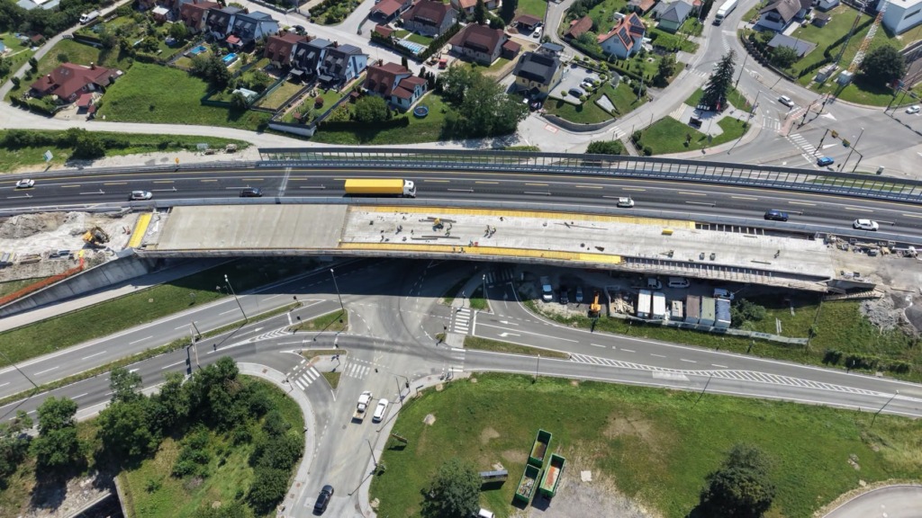 Kdaj bo konec del in zastojev na slovenskih avtocestah? Dars razkril načrte za leto 2027, znana cena obnovitvenih del in investicij