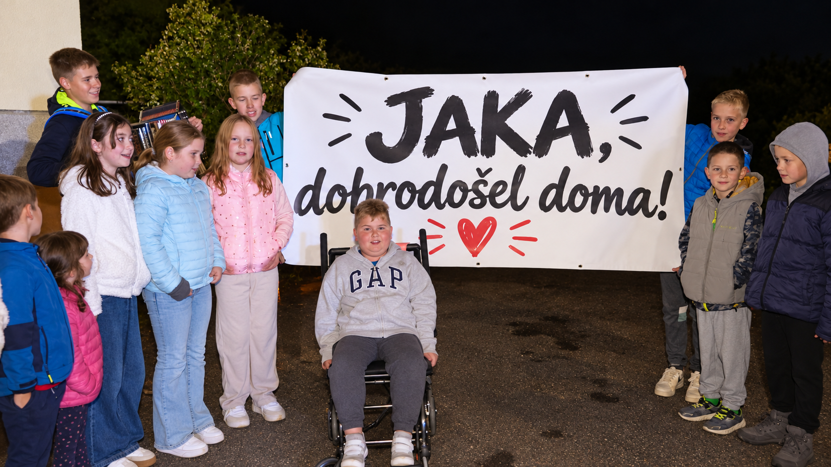 Solze sreče ob prihodu Jake Škofa! Poglejte, kakšen sprejem so mu pripravili v domači Jurjevici - prišel je tudi ribniški župan (FOTO)