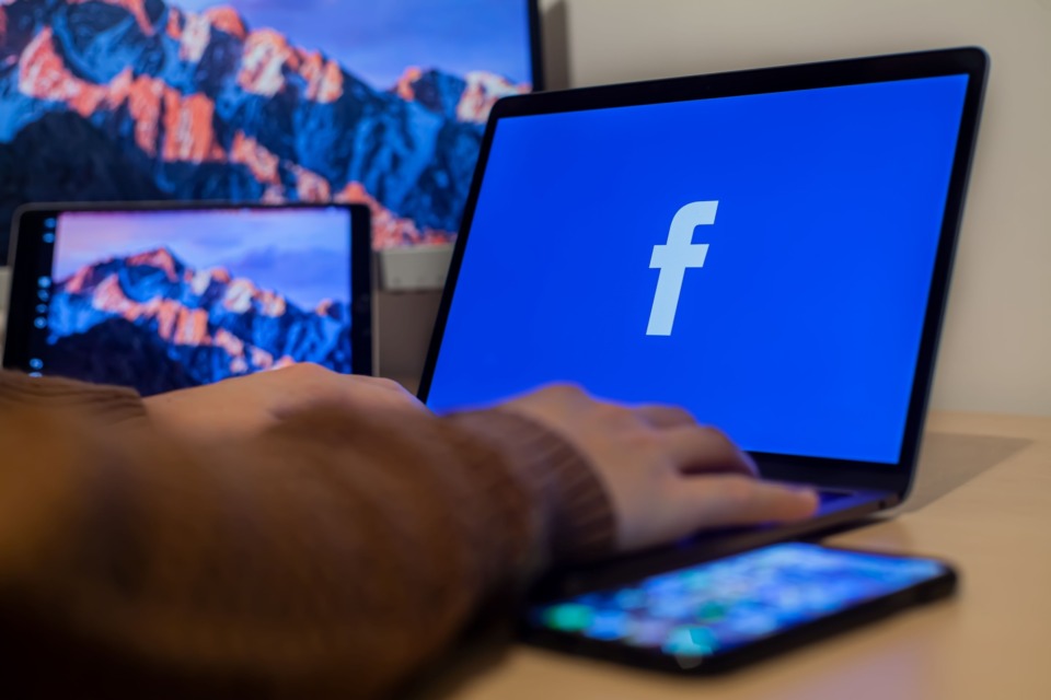 Vam je nekdo Facebook račun vdrl? Kaj storiti, če ne morete več do svojega profila