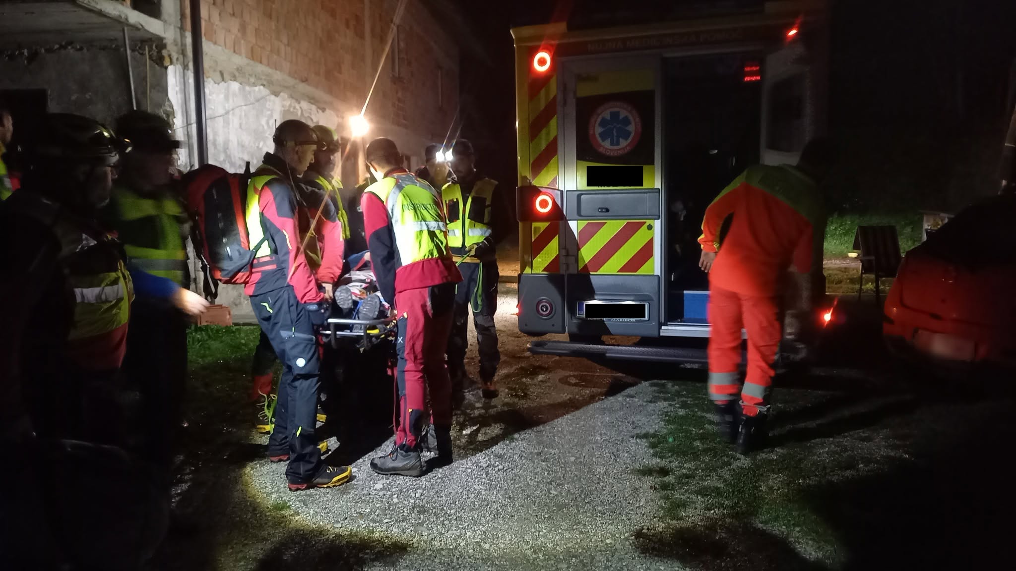 Med gobarjenjem padla v graben (FOTO)