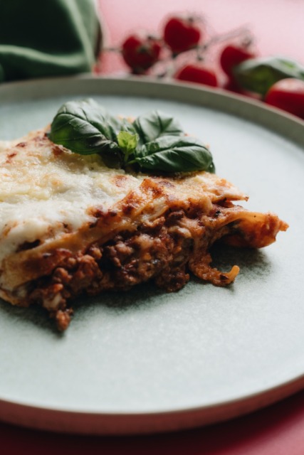 Lazanja recept: kako pripraviti sočno, lepo zapečeno lazanjo kot iz italijanske kuhinje