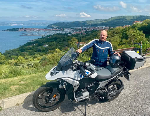 Sredi Ljubljane ukradli dragocen motor, lastnik Uroš ponuja 3000 evrov nagrade: »Varnost ni privilegij političnih funkcionarjev!«