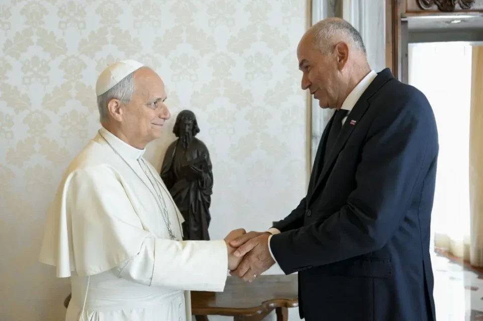 Bo Slovenija po skoraj 30 letih spet gostila papeža? Leon XIV. že ima Janševo vabilo