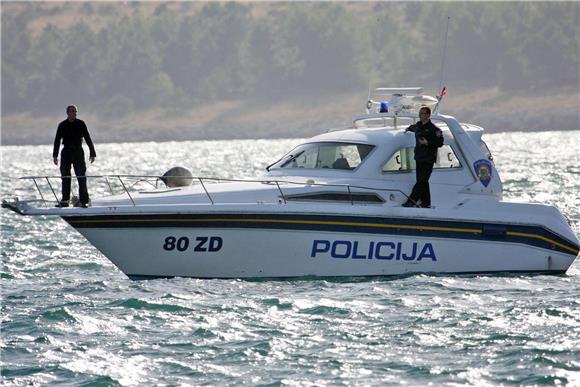 Huda nesreča na Jadranu: 51-letna Slovenka po padcu z jadrnice v smrtni nevarnosti