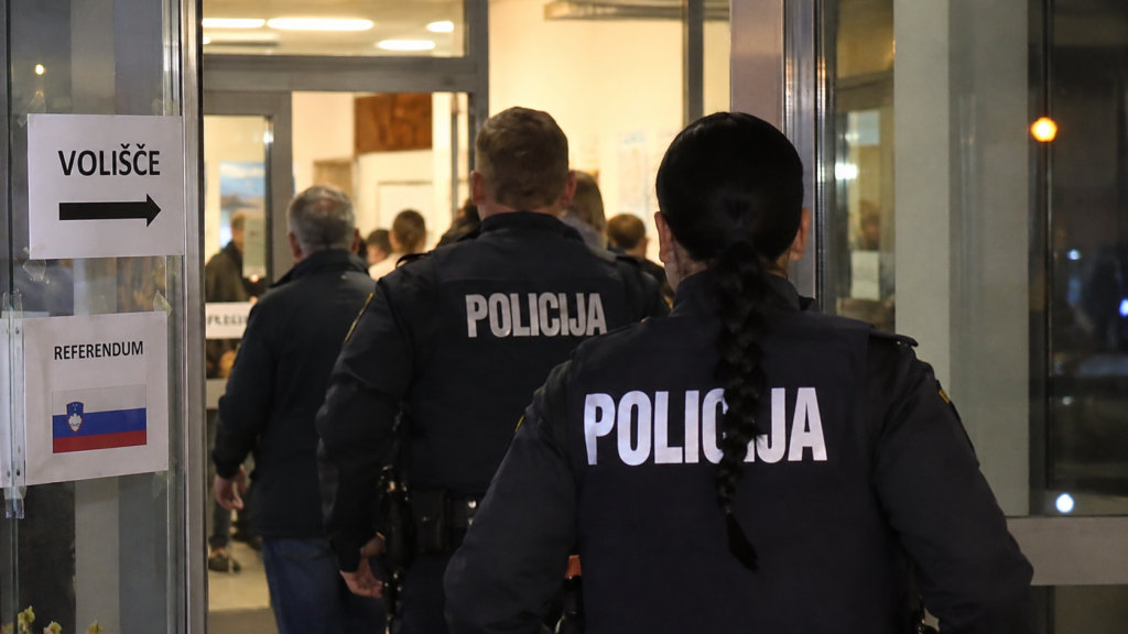 Kaj se je dogajalo na volišču v Ljubljani? Posredovati je morala celo policija