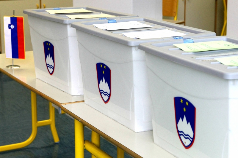 Volišča so zaprta! Sedaj sledi štetje glasov - do 16. ure glasovalo 35,53 odstotka volivcev